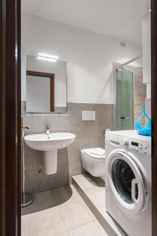 Flats4Rent Lucia Apartment Верона Екстериор снимка
